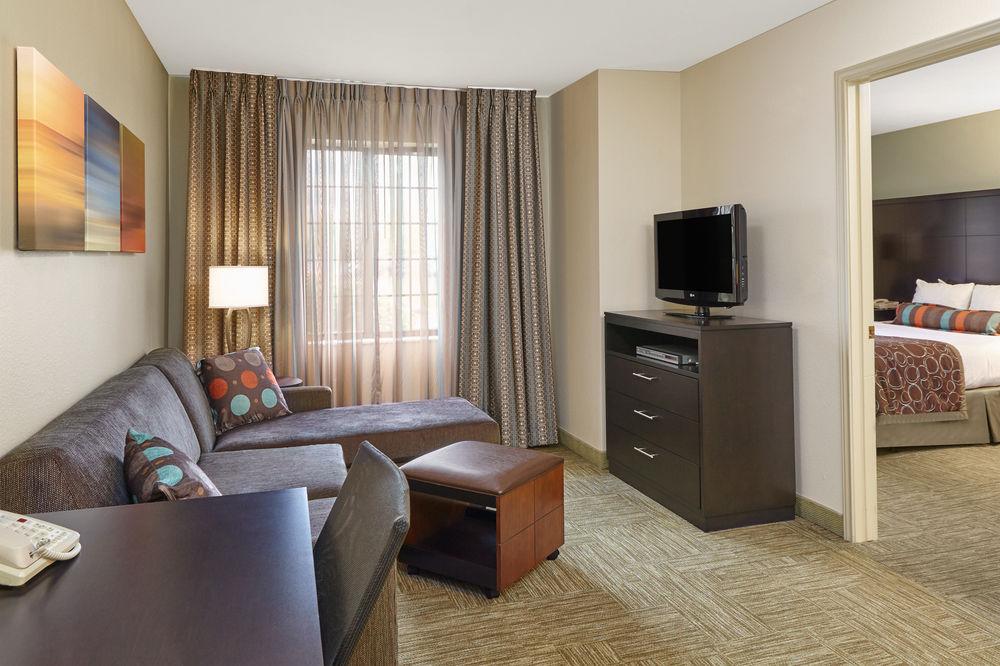 Staybridge By Ihg 3* Glenview
