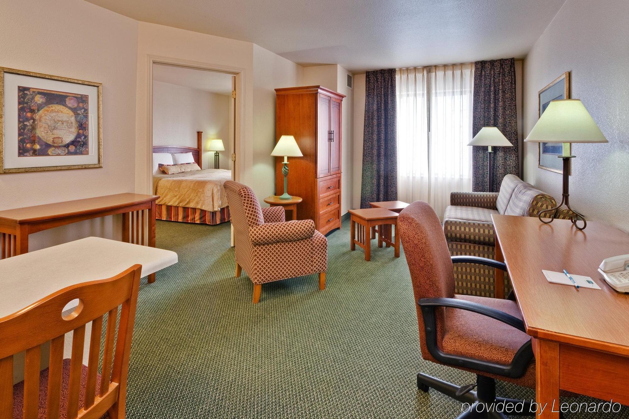 Staybridge By Ihg Hotel 3*