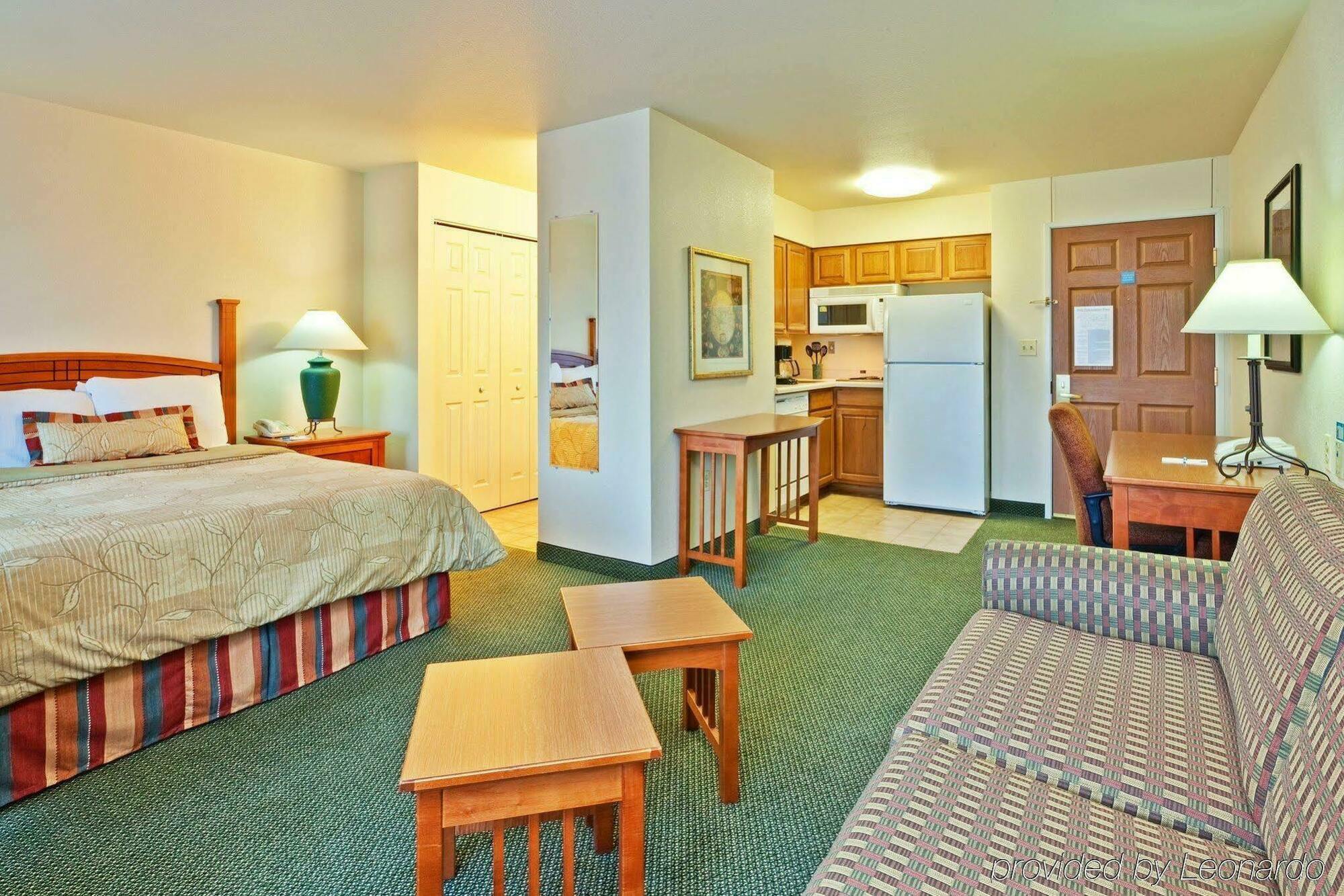 Staybridge By Ihg Hotel 3*