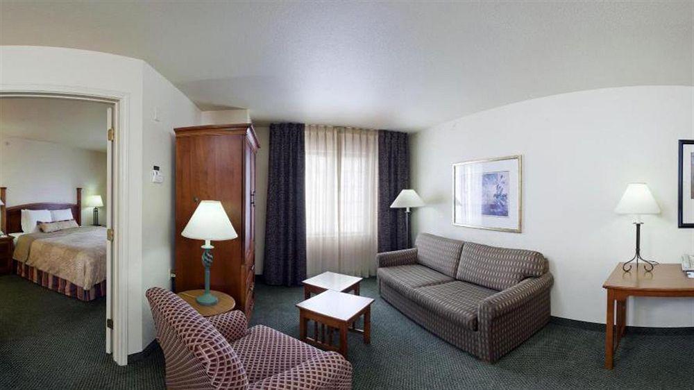 Staybridge By Ihg Hotel 3*